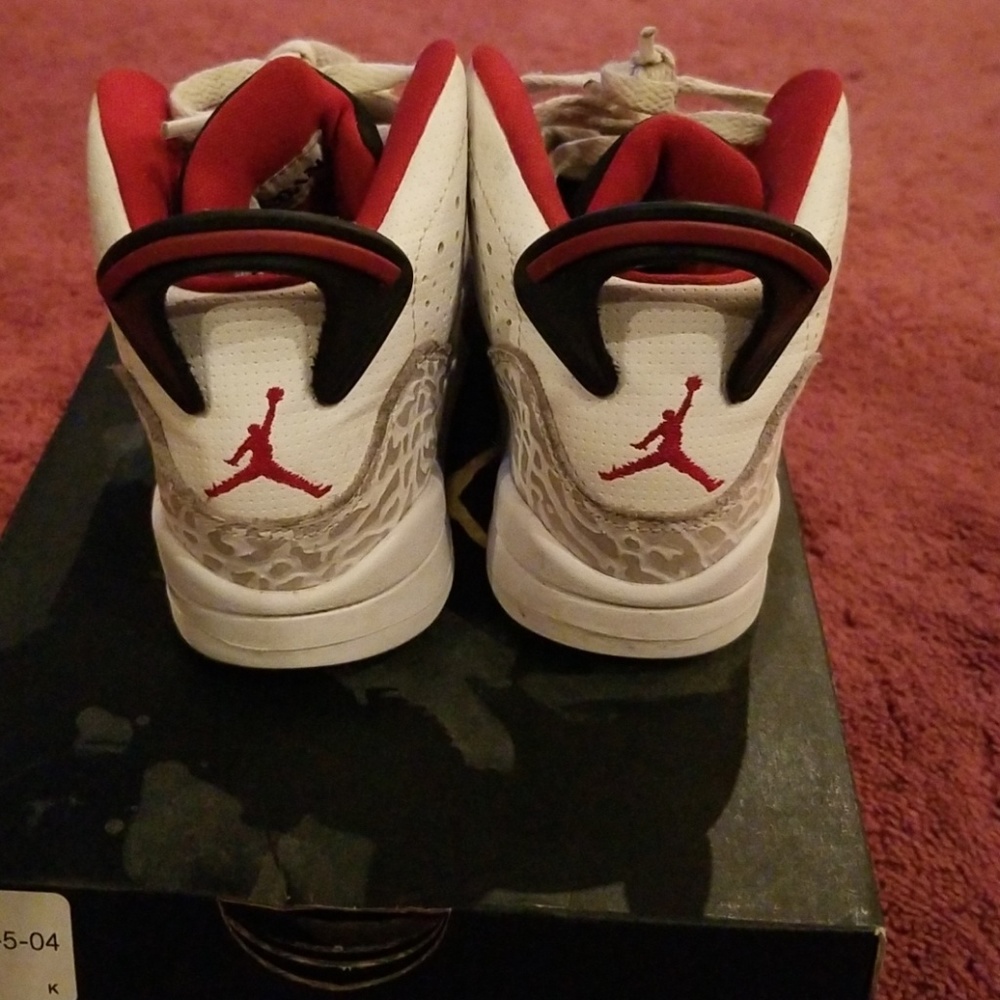 Sneakers - Picture 3 of 7